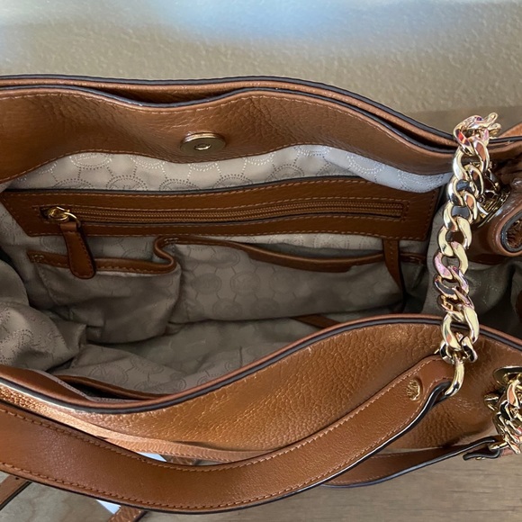 Michael Kors Shoulder Tote & Wallet - Picture 4 of 13